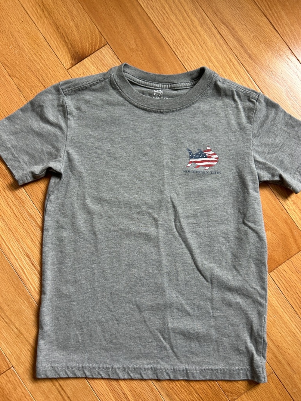 Southern Tide Gray Short-Sleeve Tee with American Flag Fish Graphic